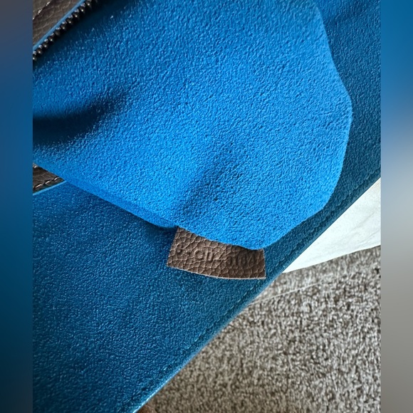 GORGEOUS CELINE KHAKI COBALT SMOOTH CALFSKIN PHANTOM LARGE TOTE BAG. - Picture 4 of 11